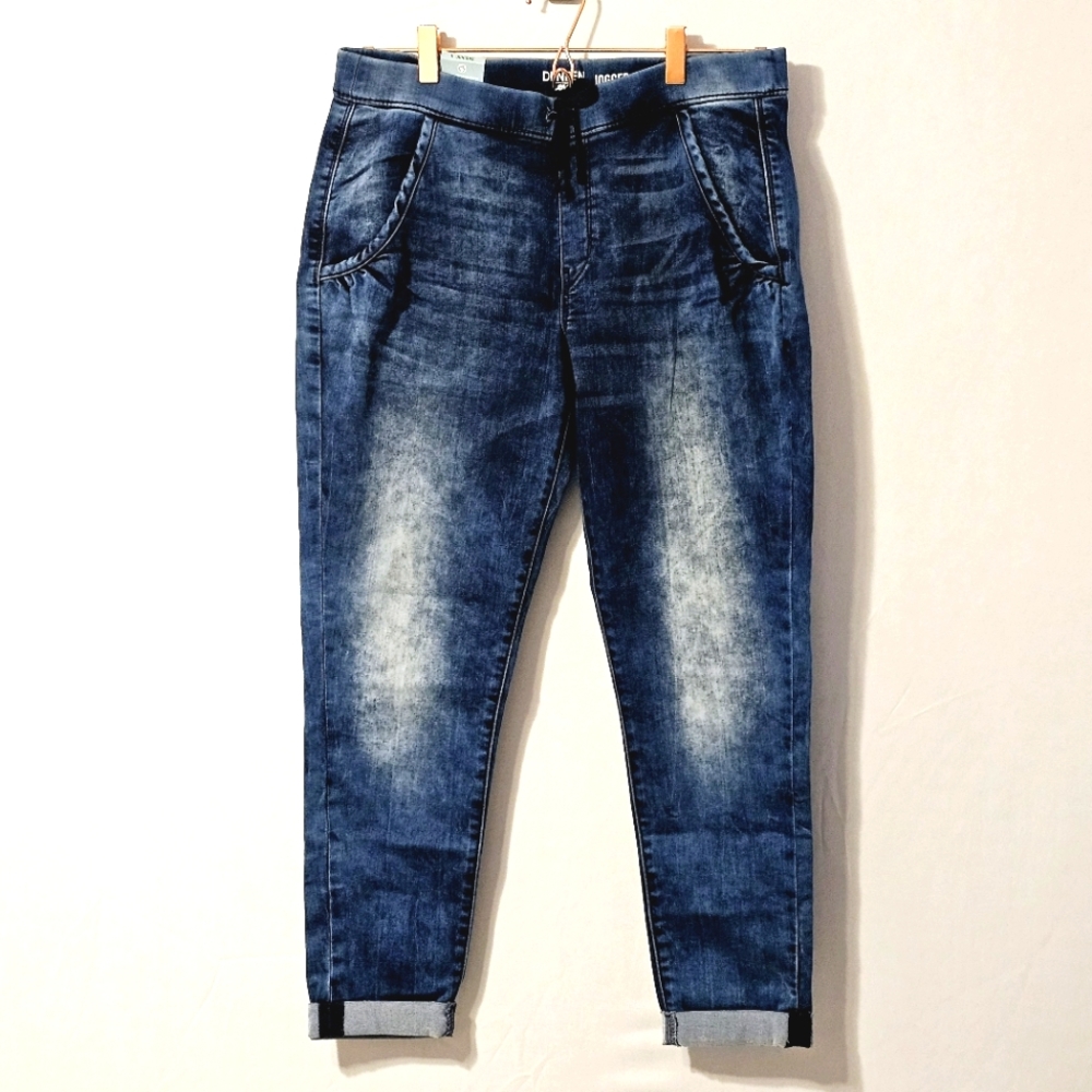 Levi's Denizen Jogger- Size 11